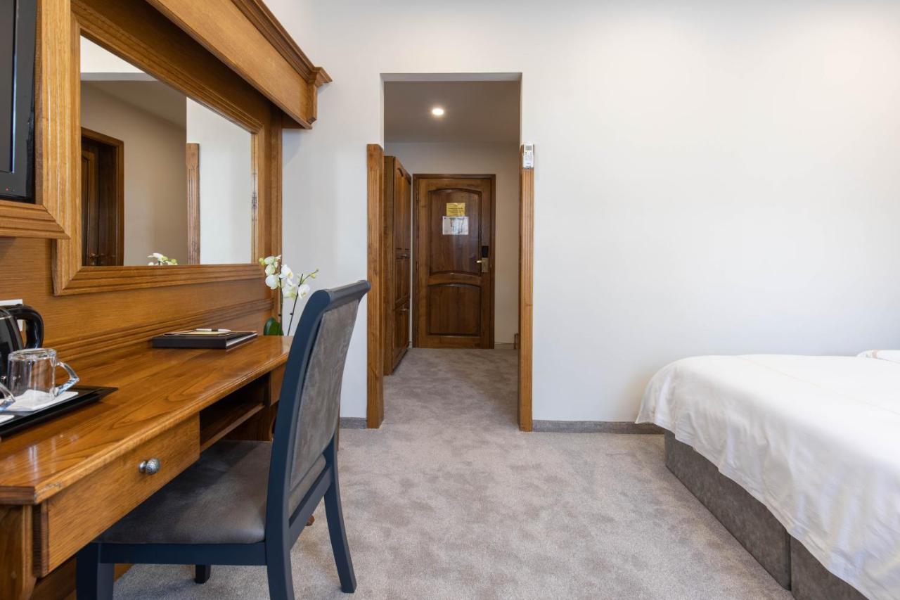Hotel Afa Pristina Eksteriør billede