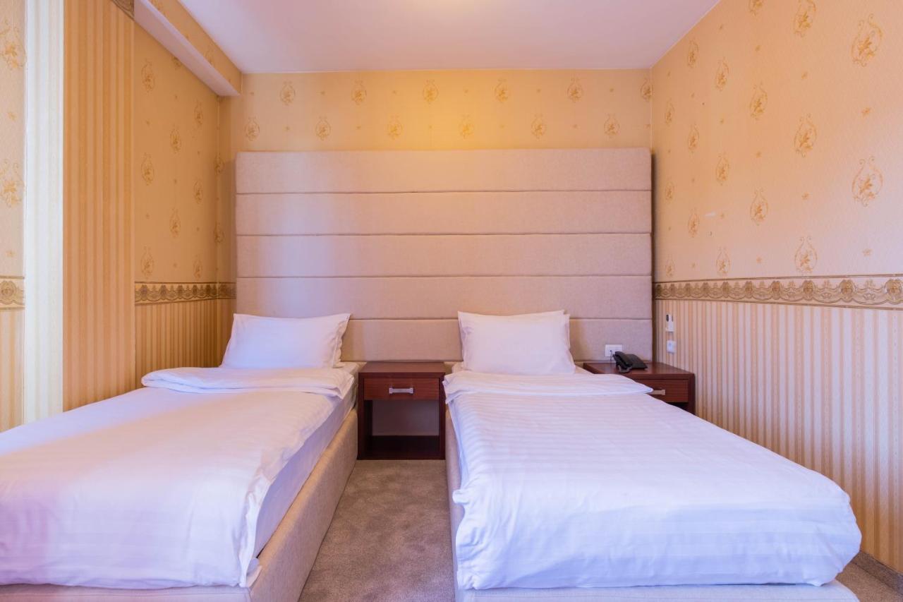 Hotel Afa Pristina Eksteriør billede