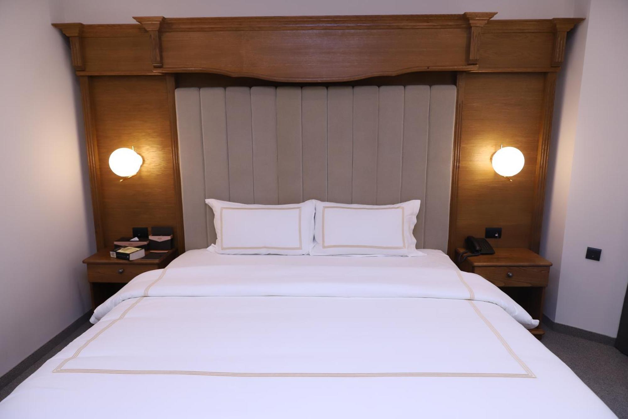 Hotel Afa Pristina Eksteriør billede